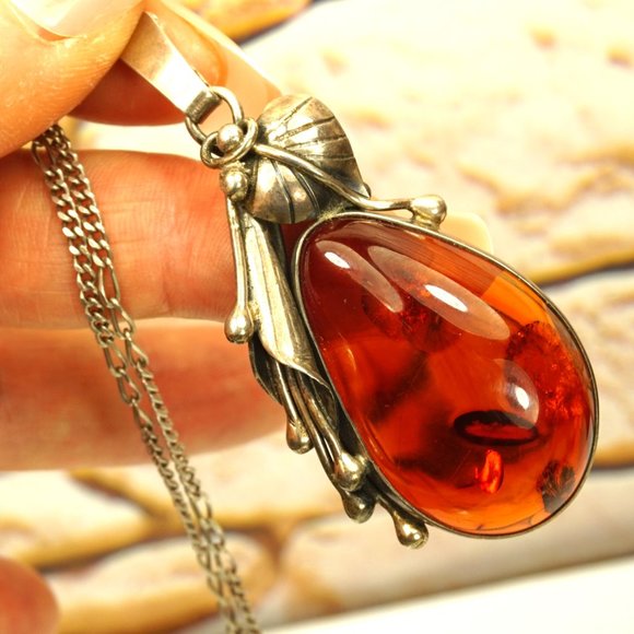 CALLA LILLY BIG AMBER and 925 SILVER PENDANT WITH 19 in STERLING CHAIN - Picture 1 of 10